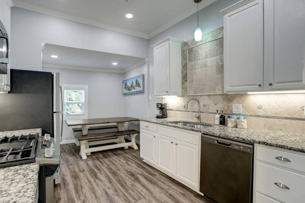 Renovated Beach Bungalow! Galveston Extérieur photo